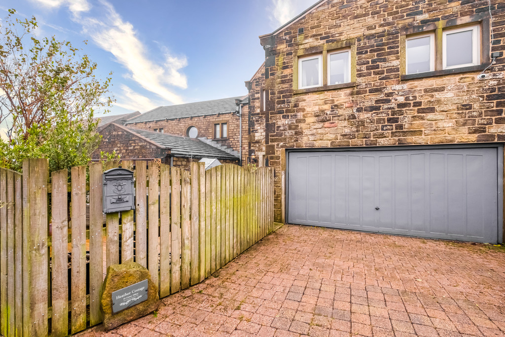 Images for Green Abbey, Hade Edge, Holmfirth