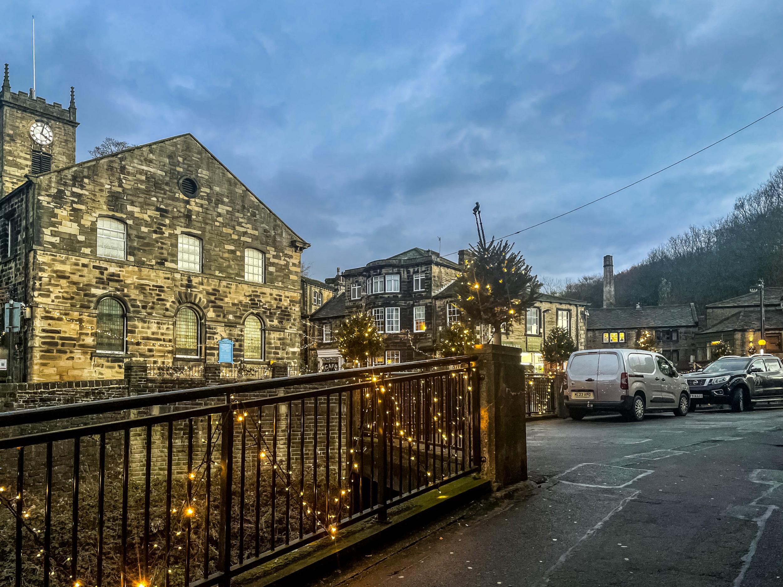 Lighting Up Holmfirth This Christmas: Applegate Properties Supports Our Local Community